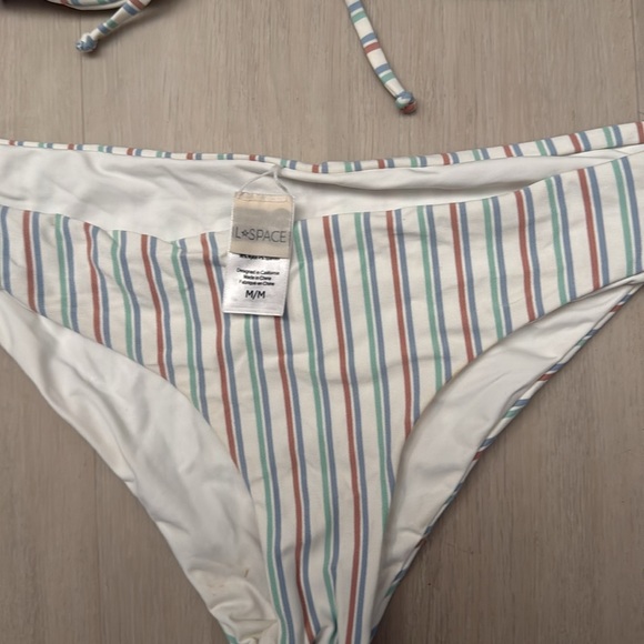 L space bikini - Picture 3 of 3